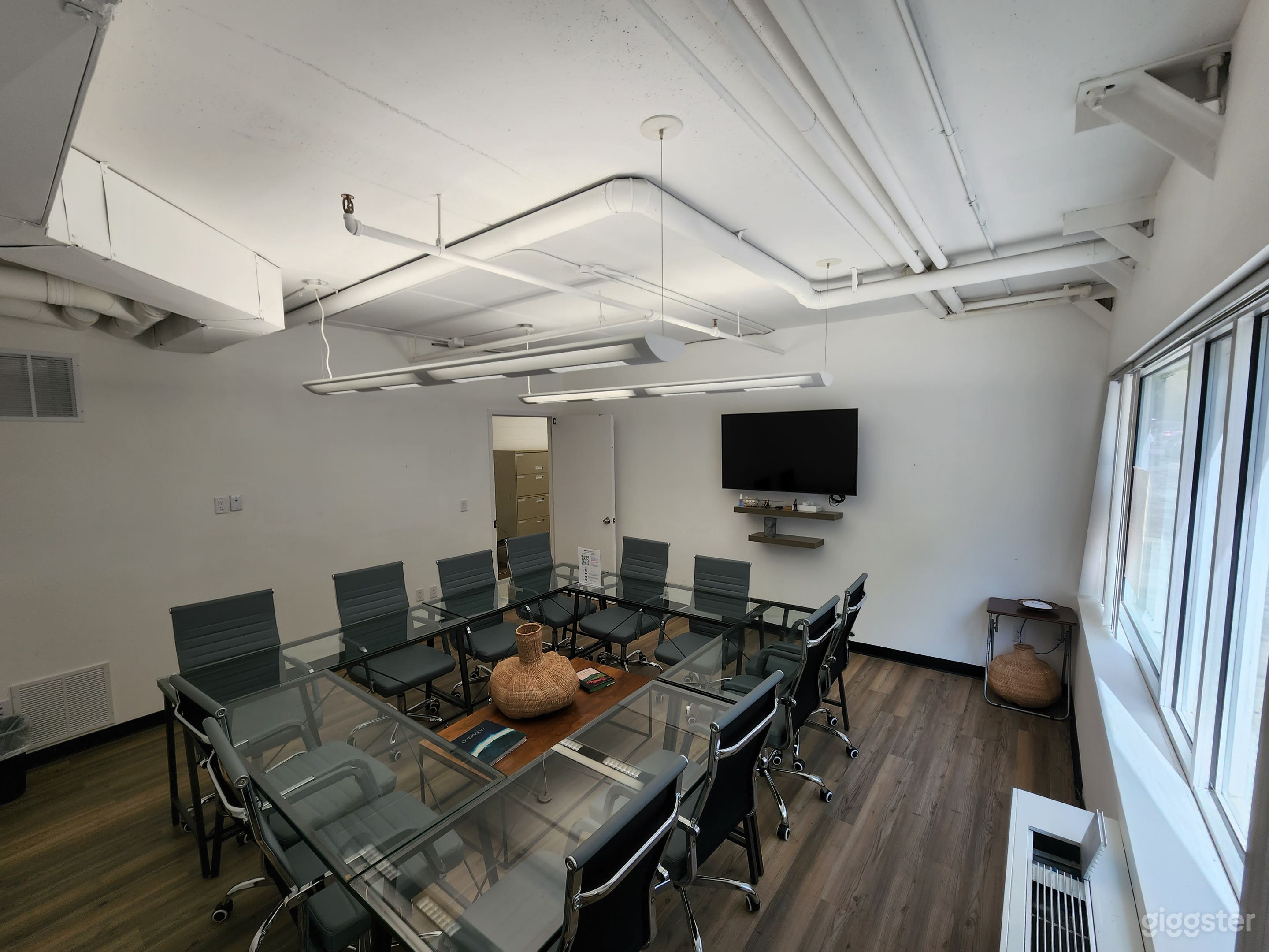 152-C Conference Room in Harlem Photo 1