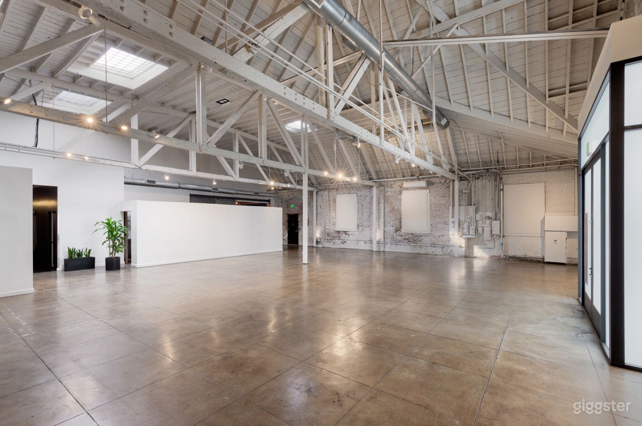 Expansive Multipurpose Warehouse Space in DTLA Photo 2