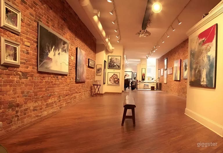  Vibrant Gallery Space Near Liberty Bell 