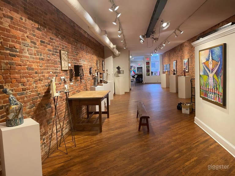  Vibrant Gallery Space Near Liberty Bell 