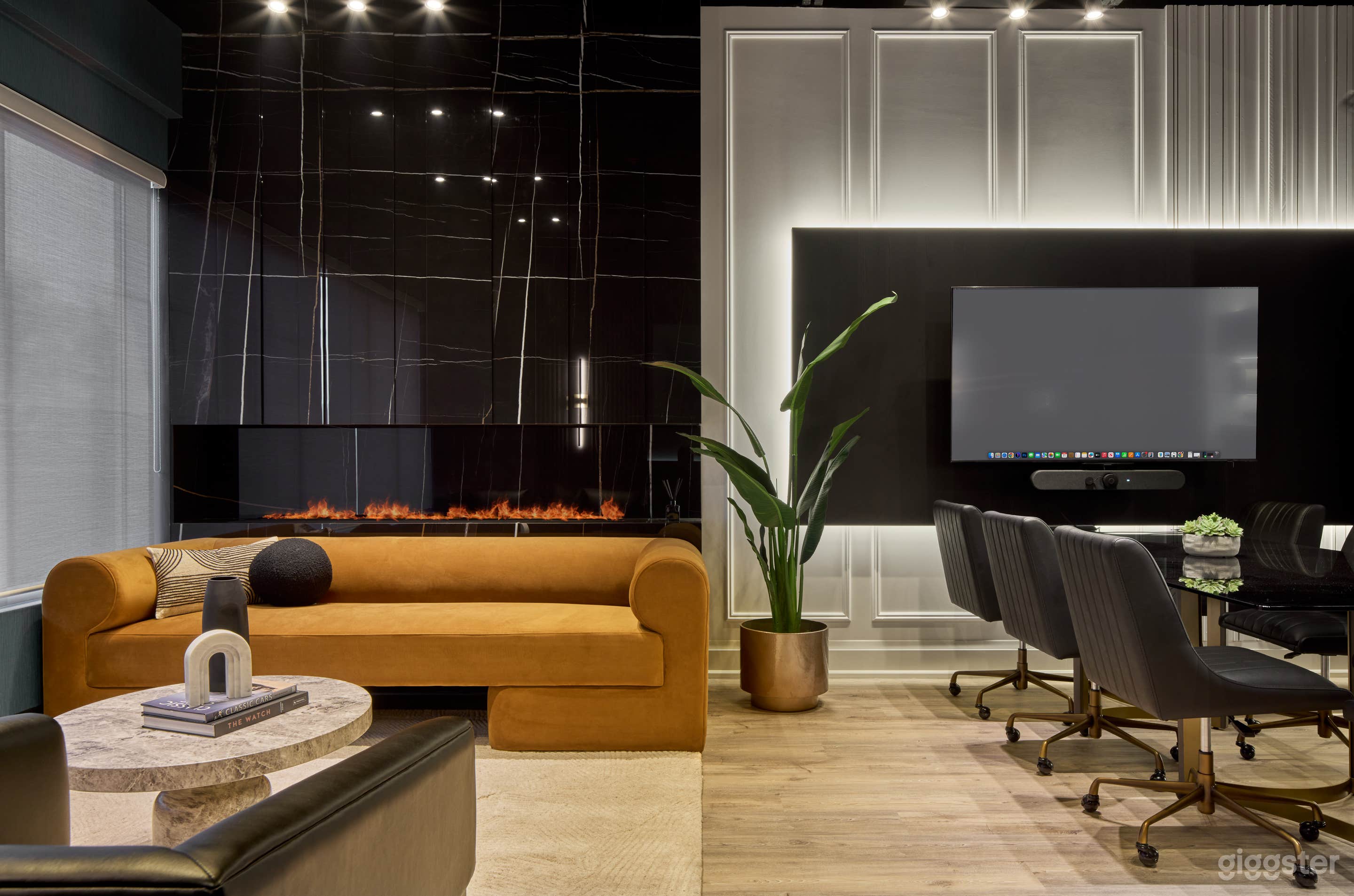 Business Lounge 206 - Premium Private Meeting Room Photo 1