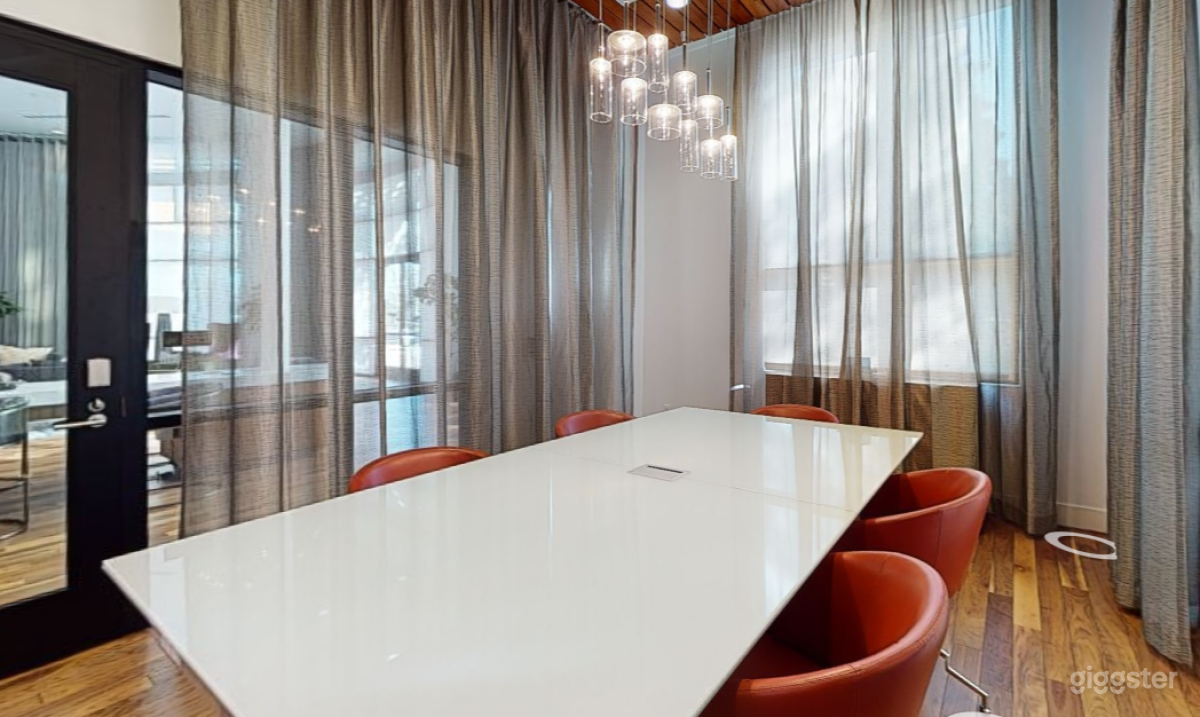 Classy Executive Conference Room in Mountain View Photo 4