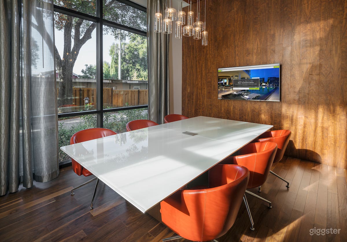 Classy Executive Conference Room in Mountain View Photo 1