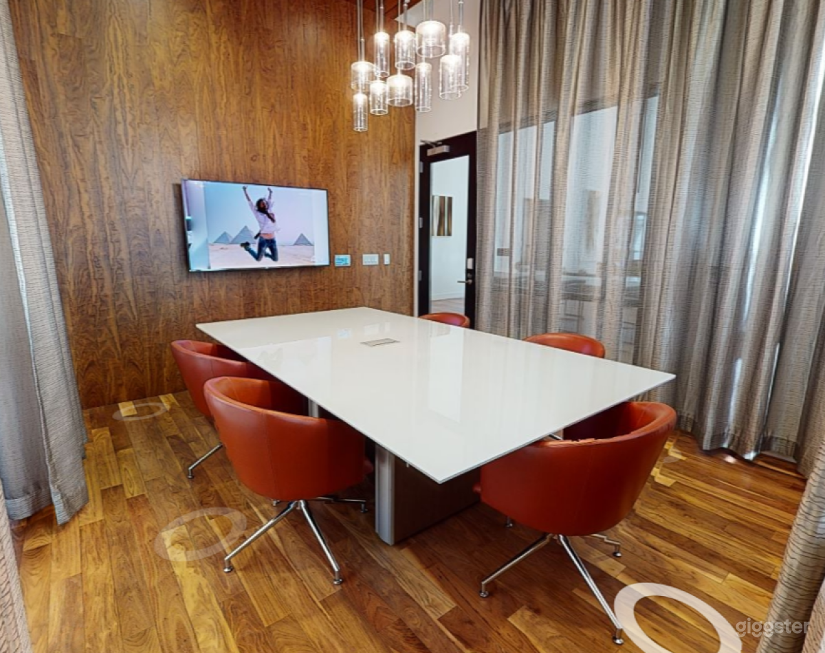 Classy Executive Conference Room in Mountain View Photo 3