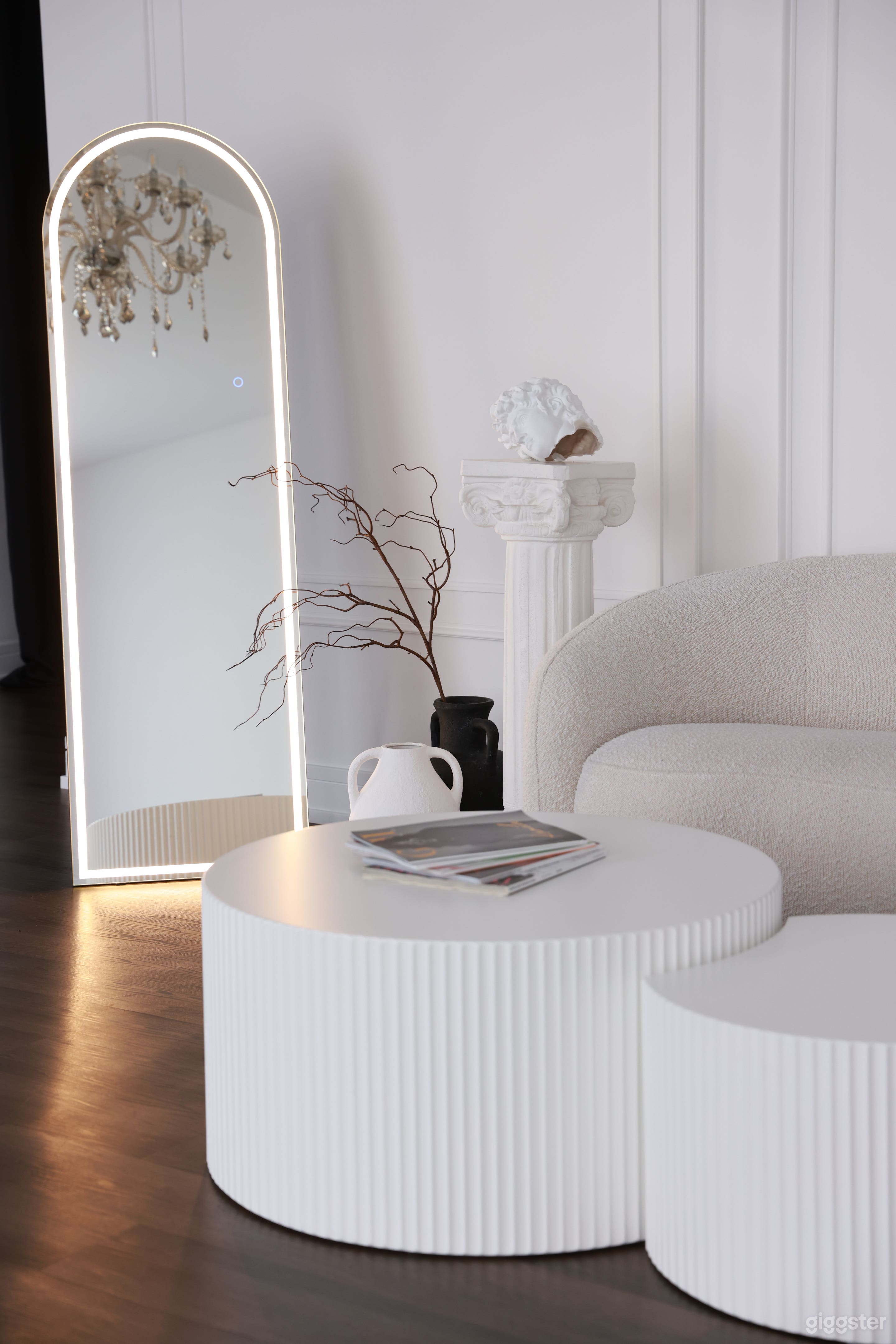 Modern Classic Design Photo Studio  Photo 2