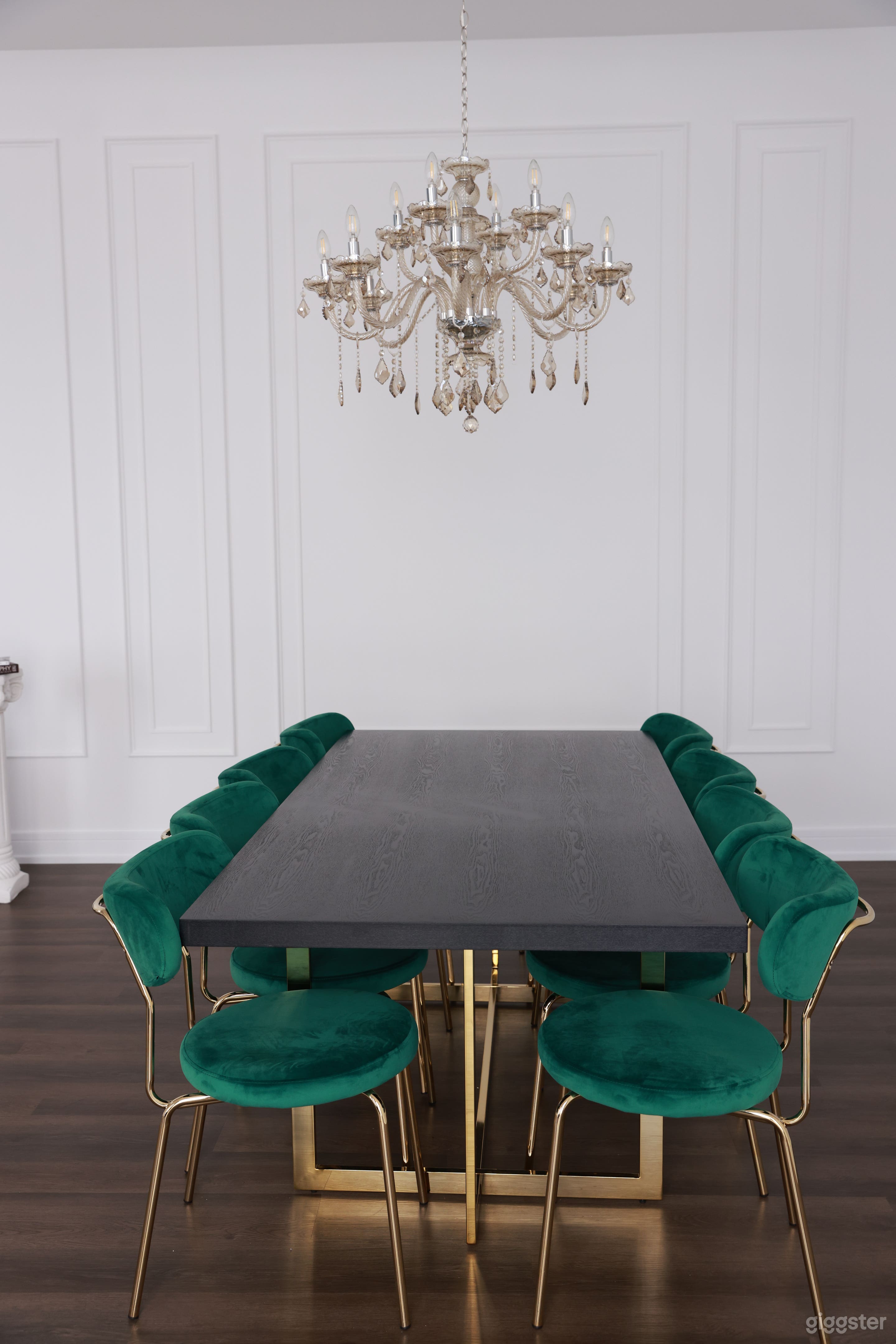 Modern Classic Design Photo Studio  Photo 3