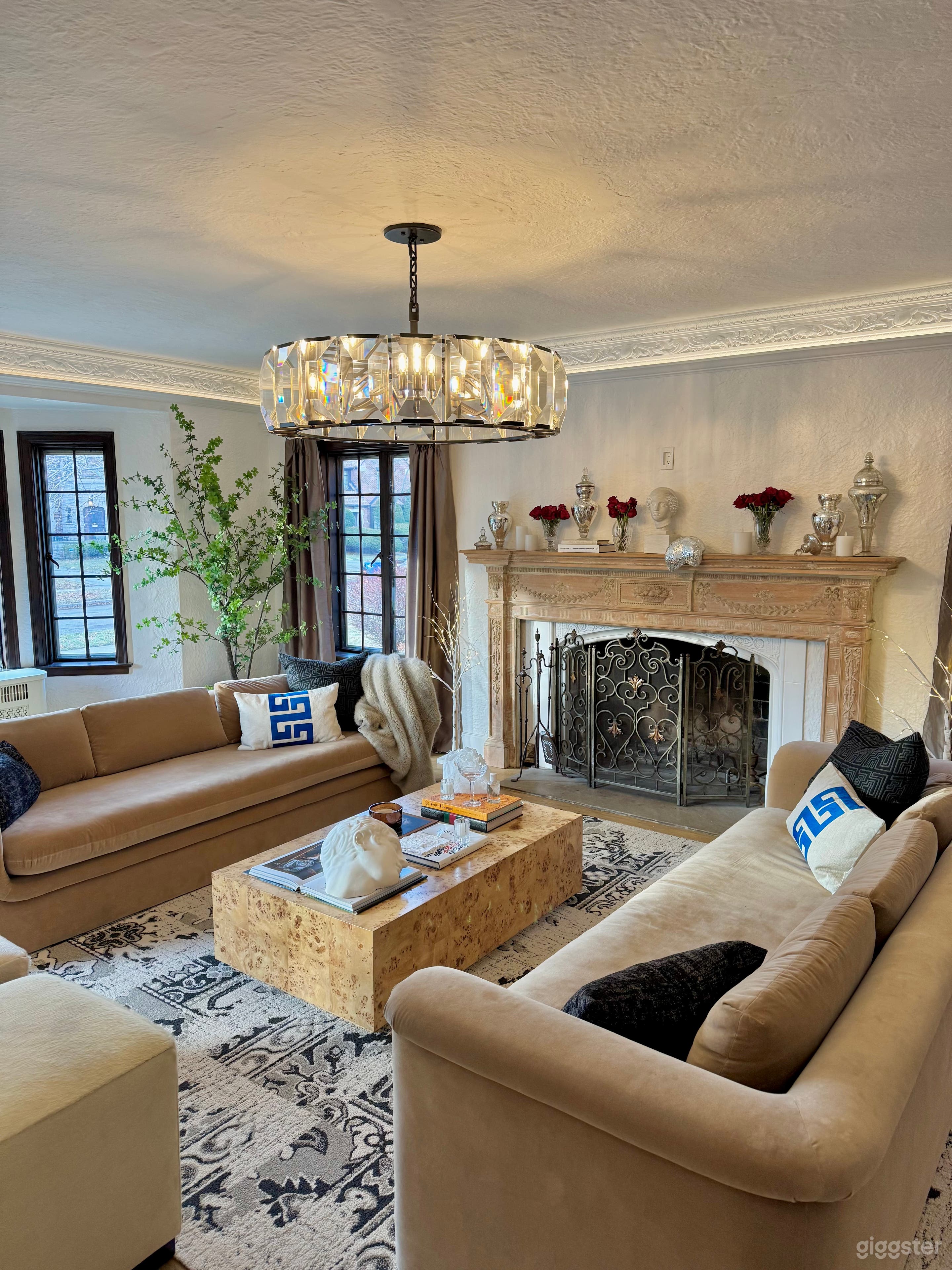 Chateau Detroit Photo 2