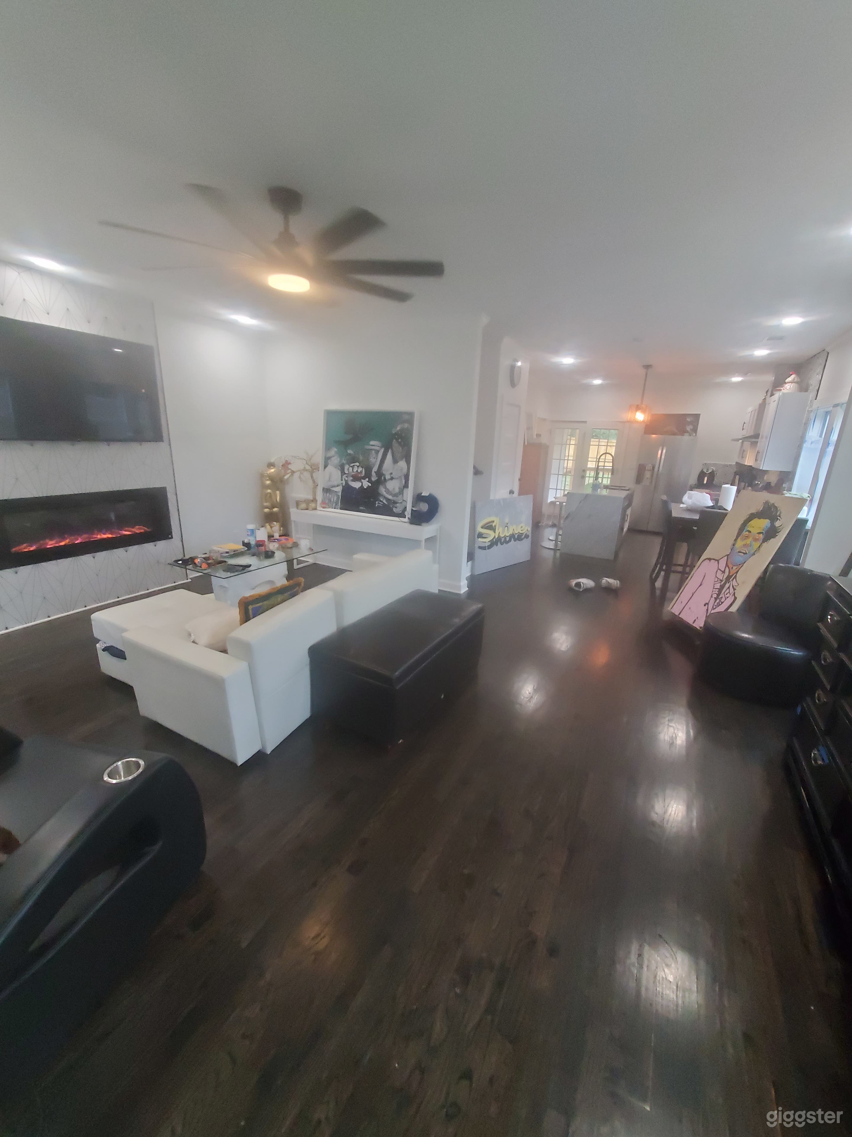 Lovely House in a Hill Photo 3