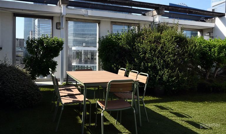  Outdoor space with hanging garden and view of Paris 