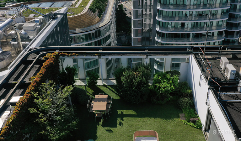  Outdoor space with hanging garden and view of Paris 