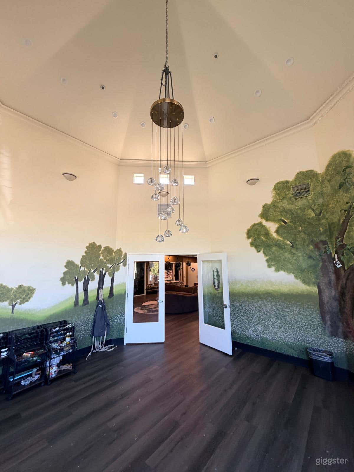 Arbor - Bright & Flexible Studio Photo 2