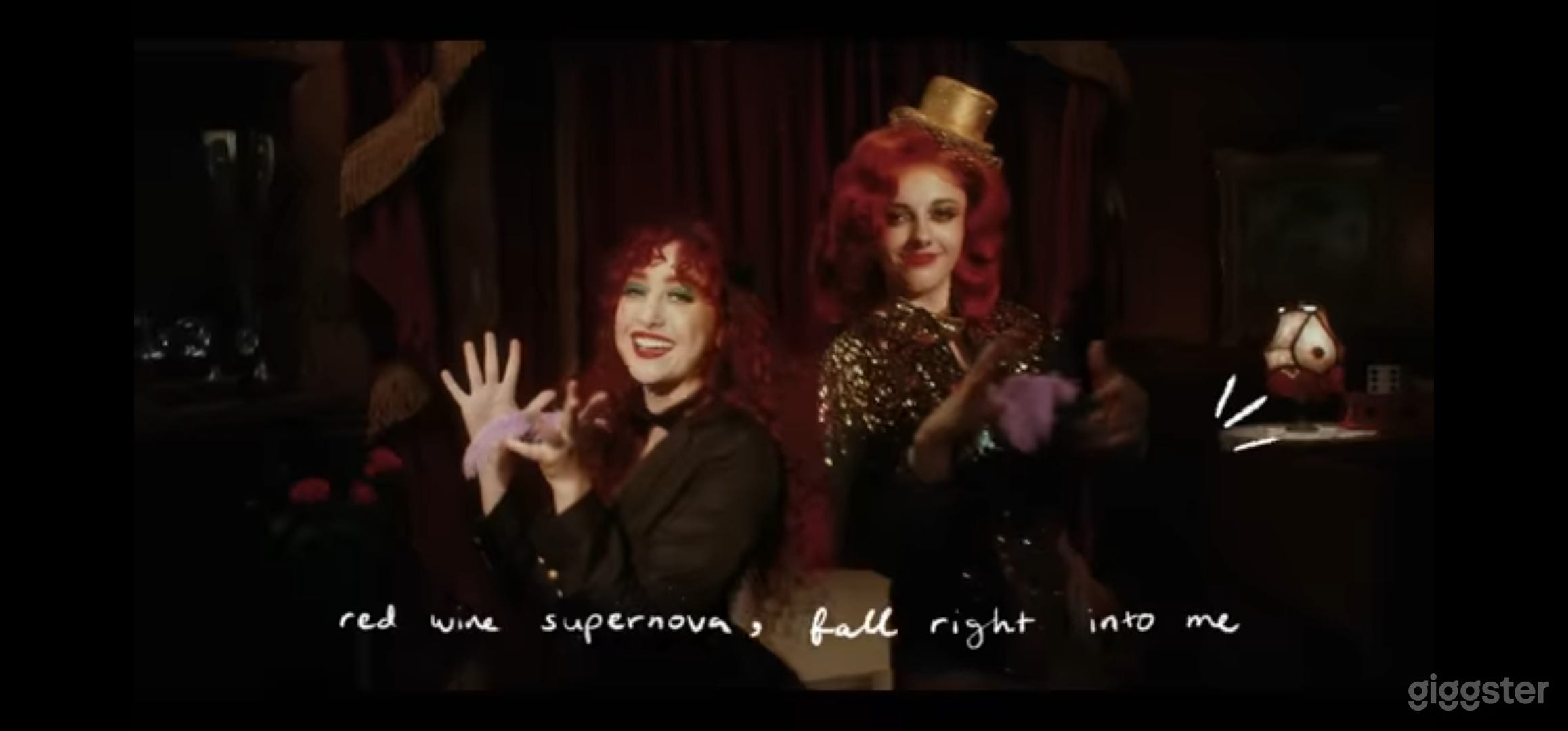 Chappell Roan @ Waite House. Song: "Red Wine Supernova"
Congrats to for her recent Grammy