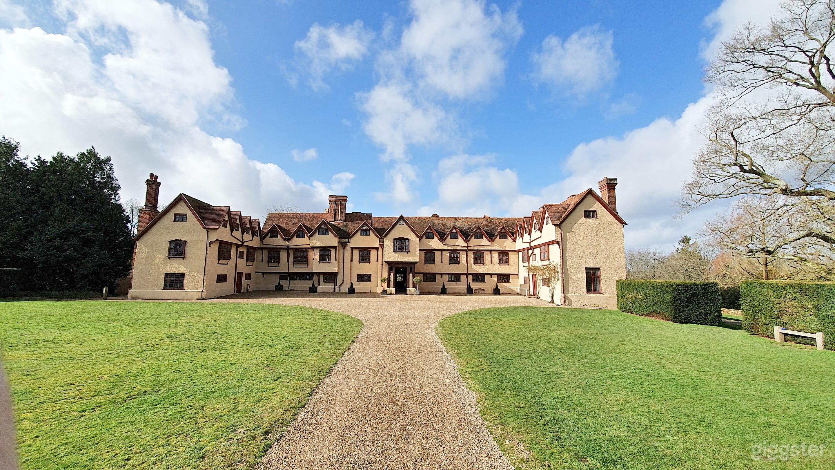 The Manor House Photo 1