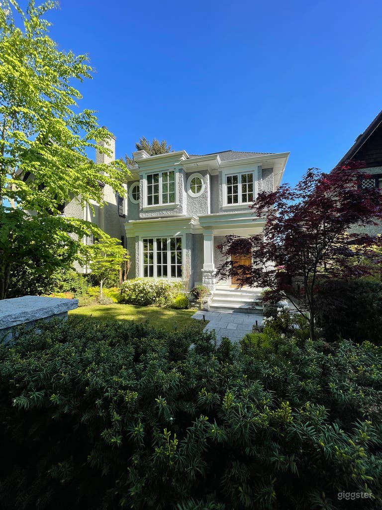  French style luxury house with magnificent rooftop views 