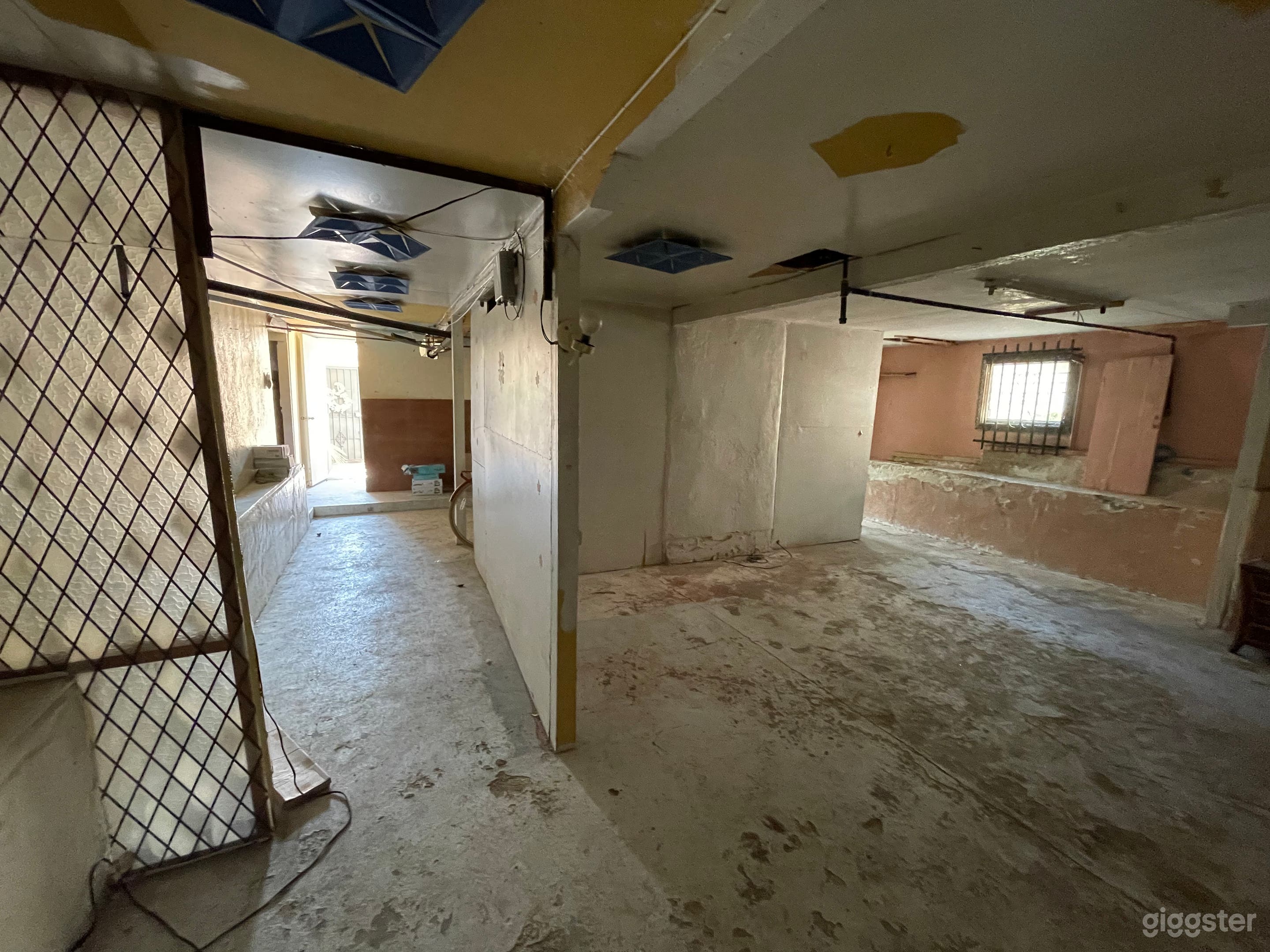 Unfinished Basement - Horror, Scary, Haunted, Abandoned, Deserted House