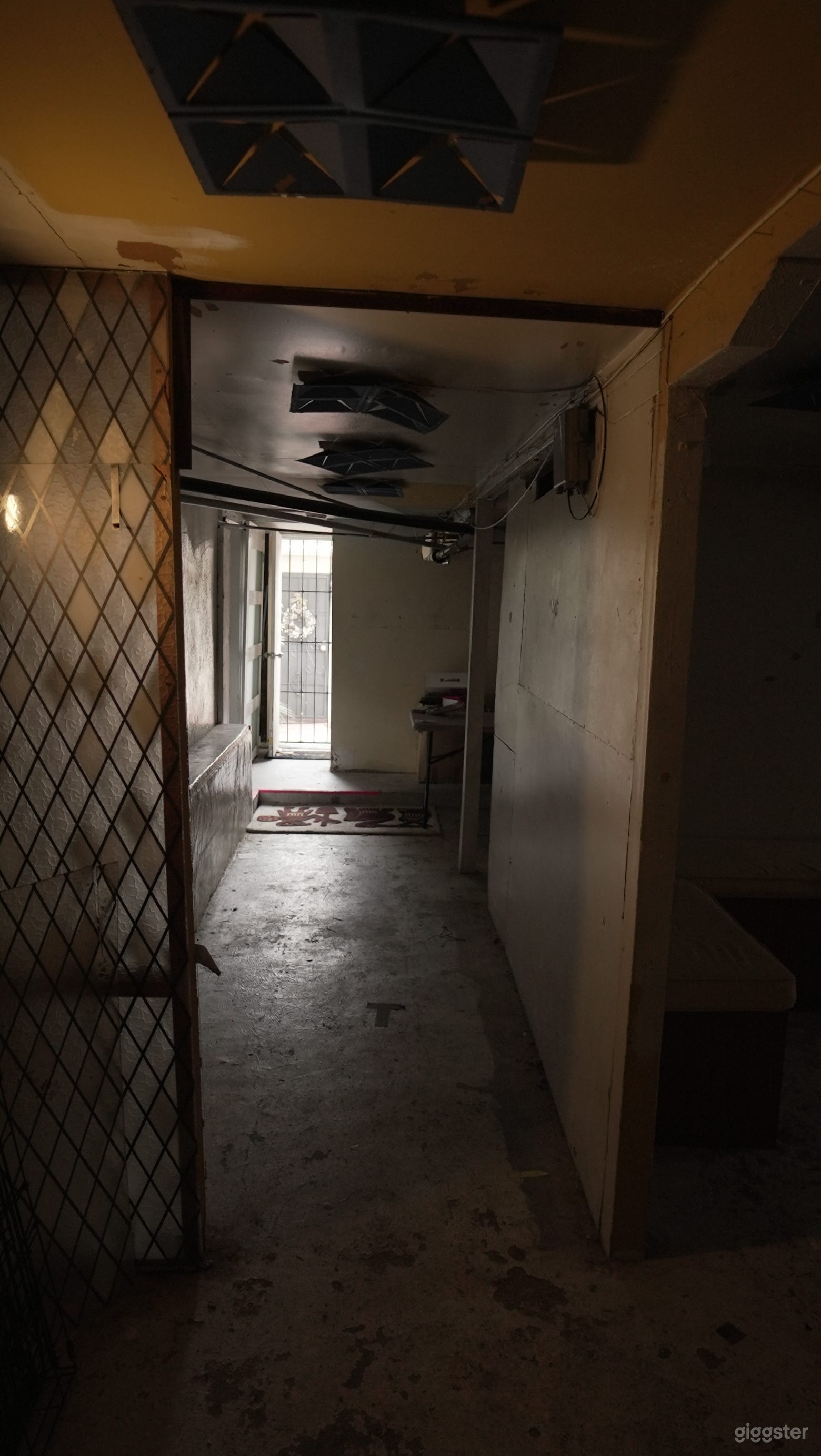 Unfinished Basement - Horror, Scary, Haunted, Abandoned, Deserted House