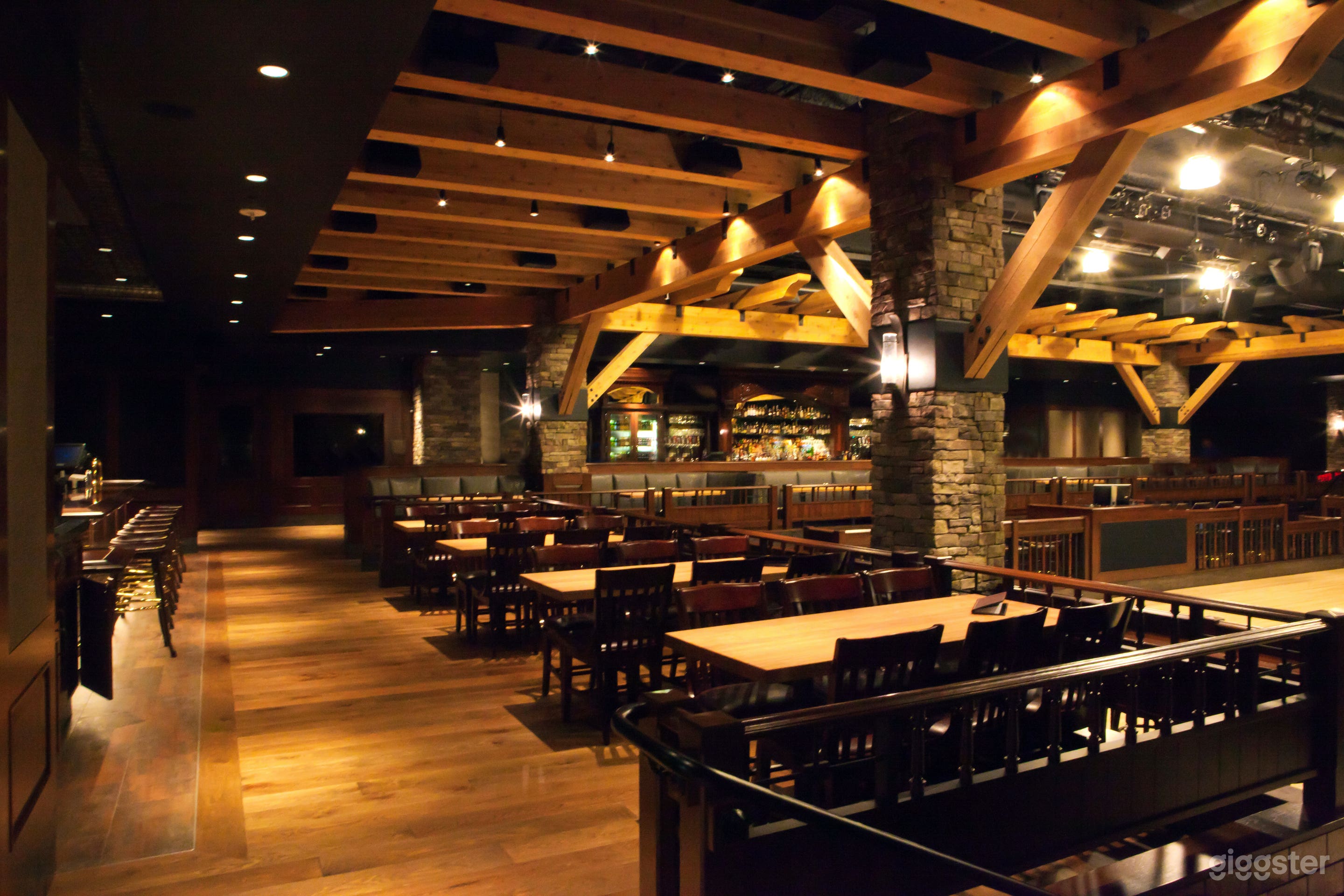 Fantastic Saloon Photo 2