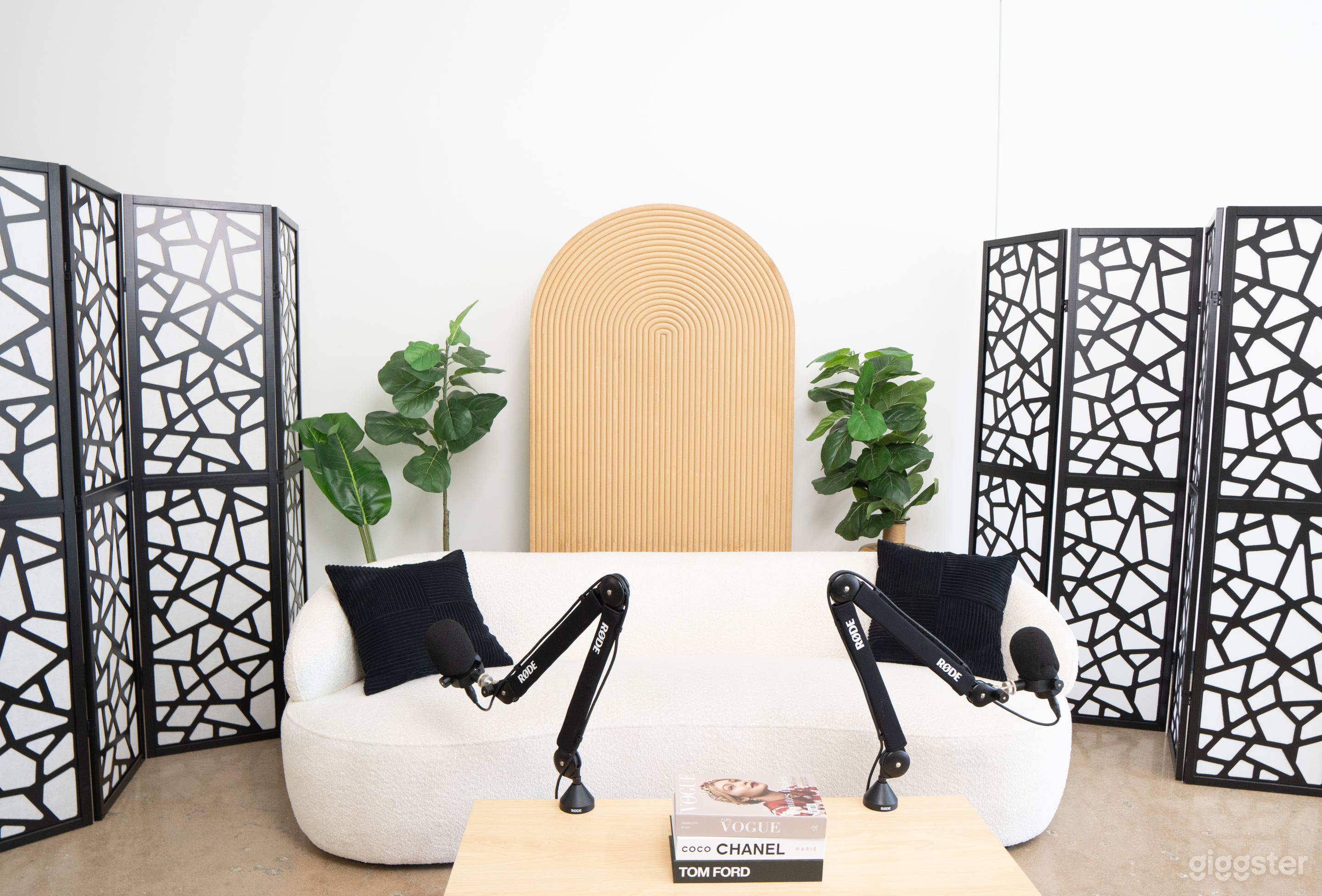  Design District Natural Light Studio and Creative Photo 1