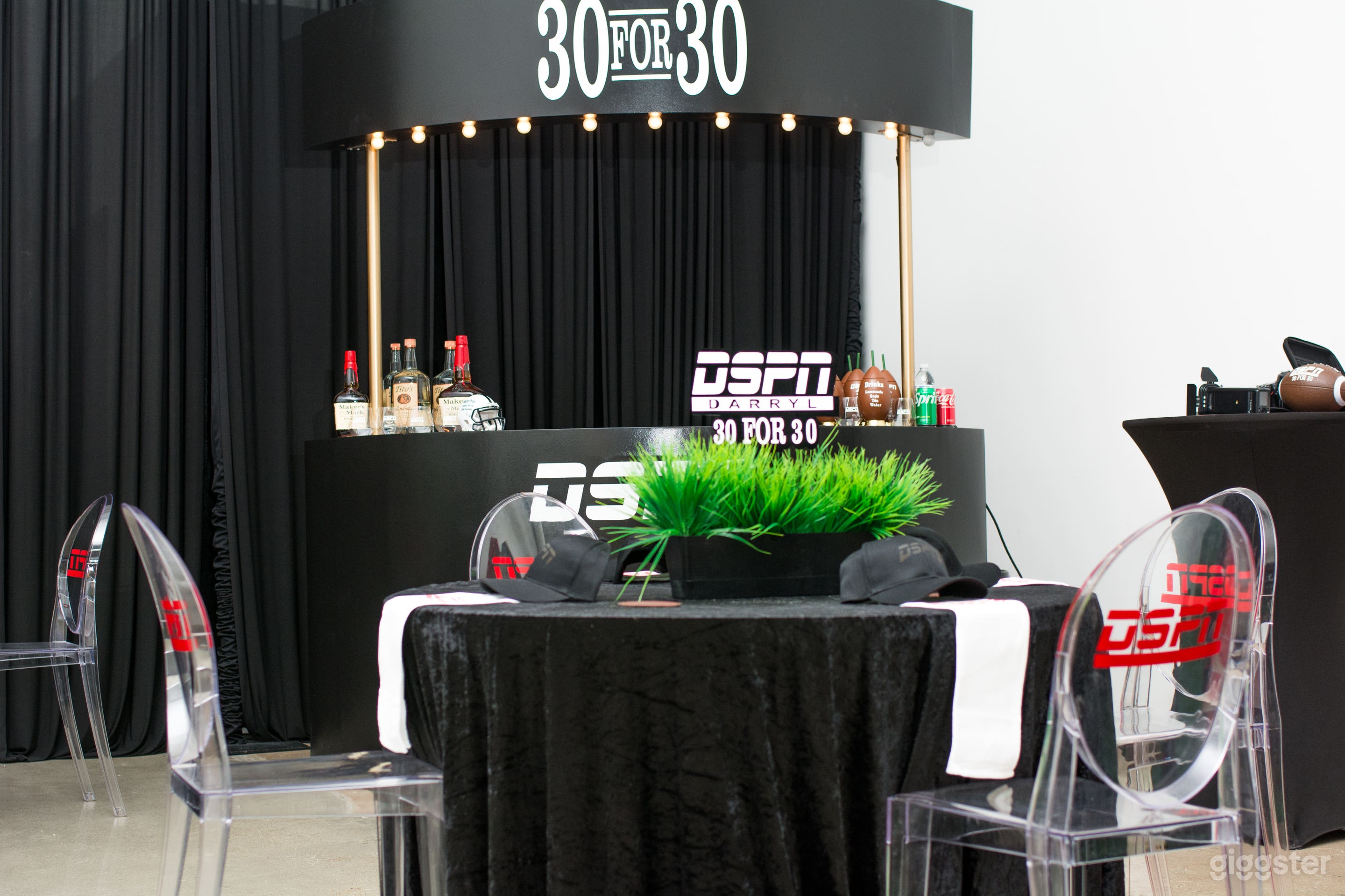  Design District Natural Light Studio and Creative Photo 2