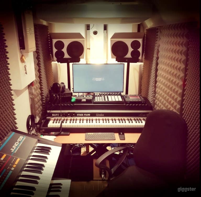  Fantastic Recording studio  