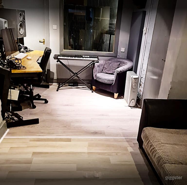  Fantastic Recording studio  