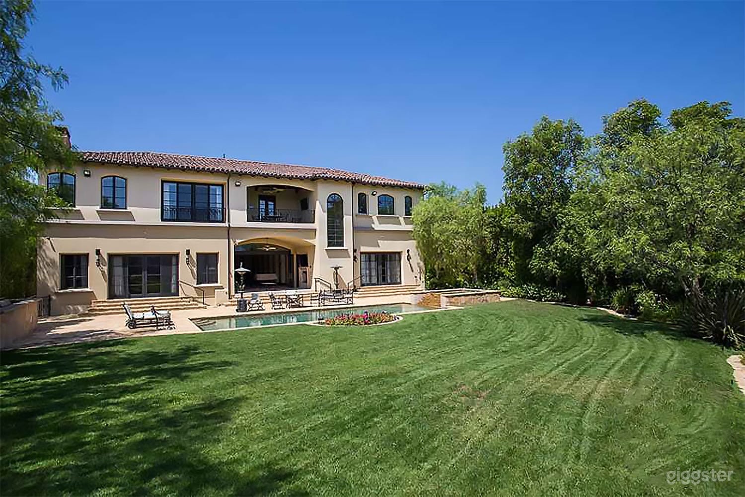 Lavish Belair Mansion with canyon views Photo 1