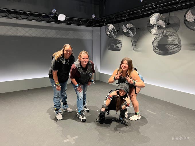 Modern &amp; Futuristic VR Space in San Antonio Photo 4