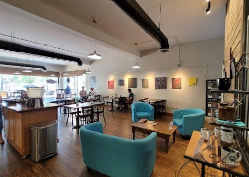Cozy Cafe and Event Space in Downtown Lima Photo 4