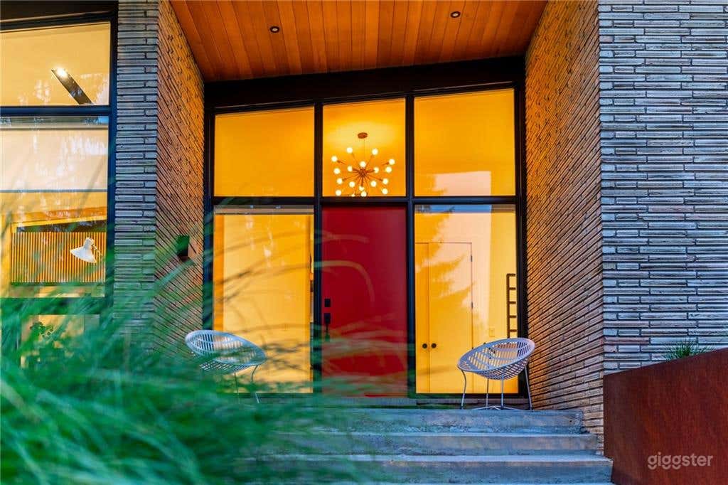 The Mansfield - A Mid-Century Modern Gem Photo 4