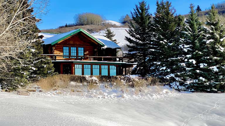  Rustic Western Hill Lodge 