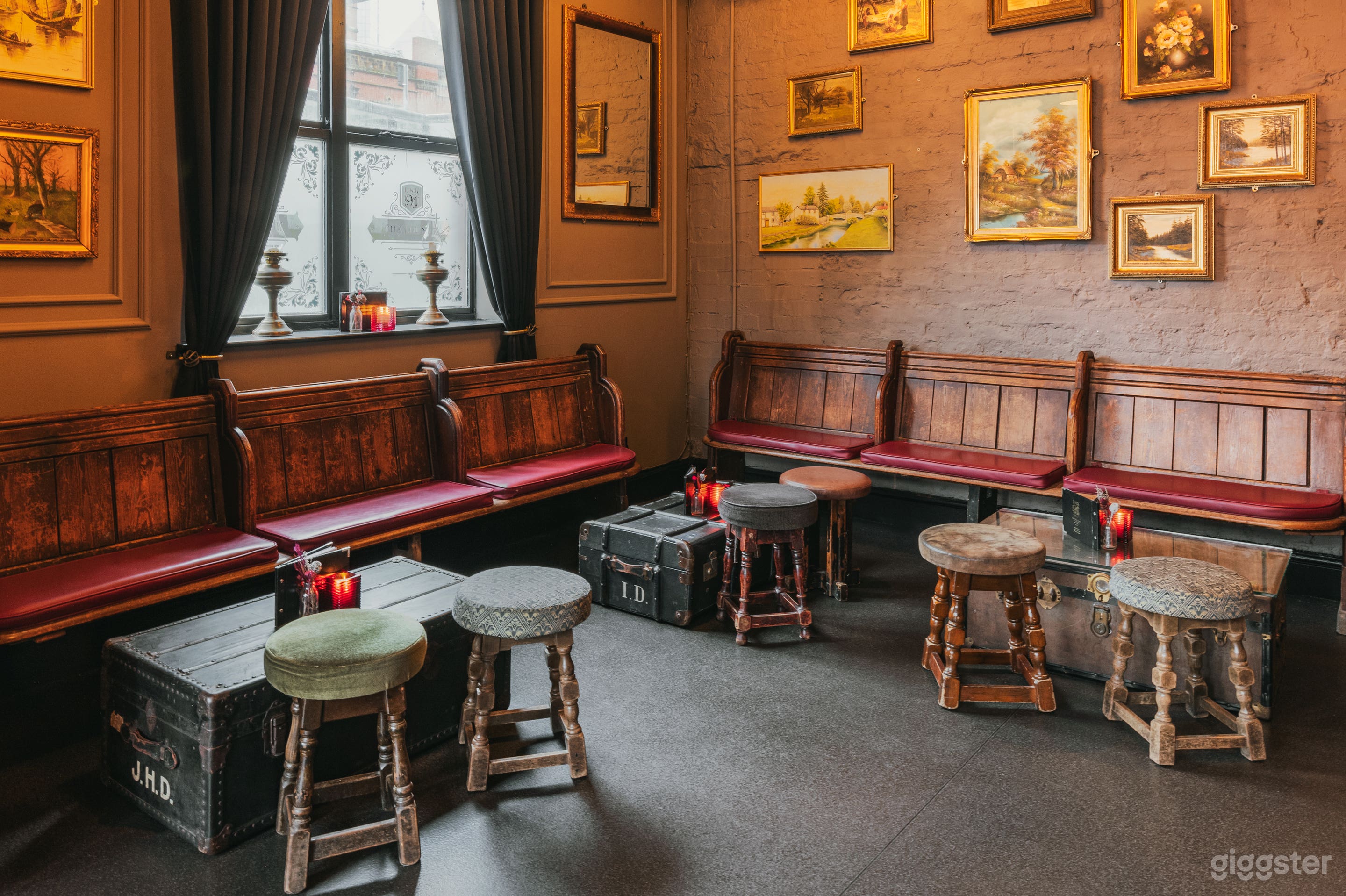 Lounge Bar and Canal-side Terrace Photo 3