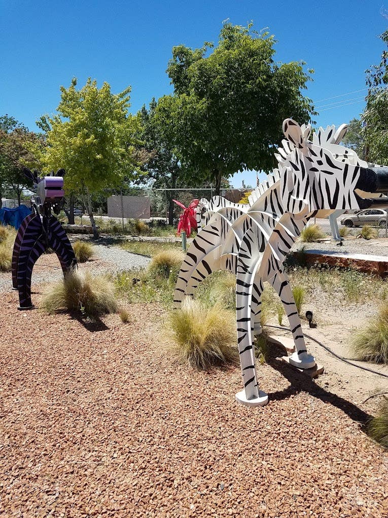  Gallery & Sculpture Garden of Kinetic Wild Animals 