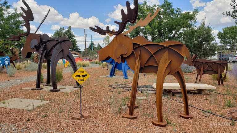  Gallery & Sculpture Garden of Kinetic Wild Animals 