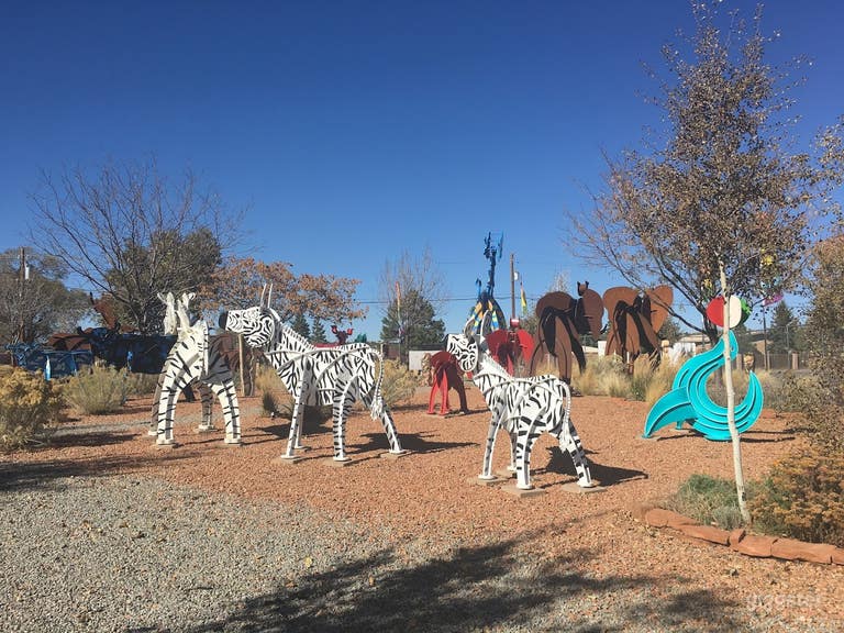  Gallery & Sculpture Garden of Kinetic Wild Animals 