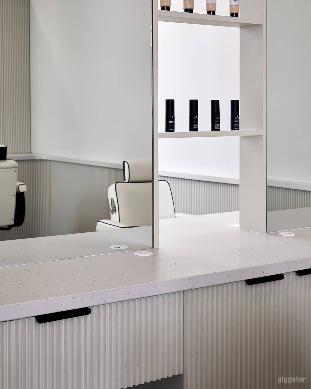 Product Display Between Large Stations