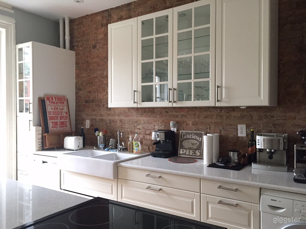 ❤️ Beautiful Historic Artsy Duplex Brownstone ❤️ Photo 4