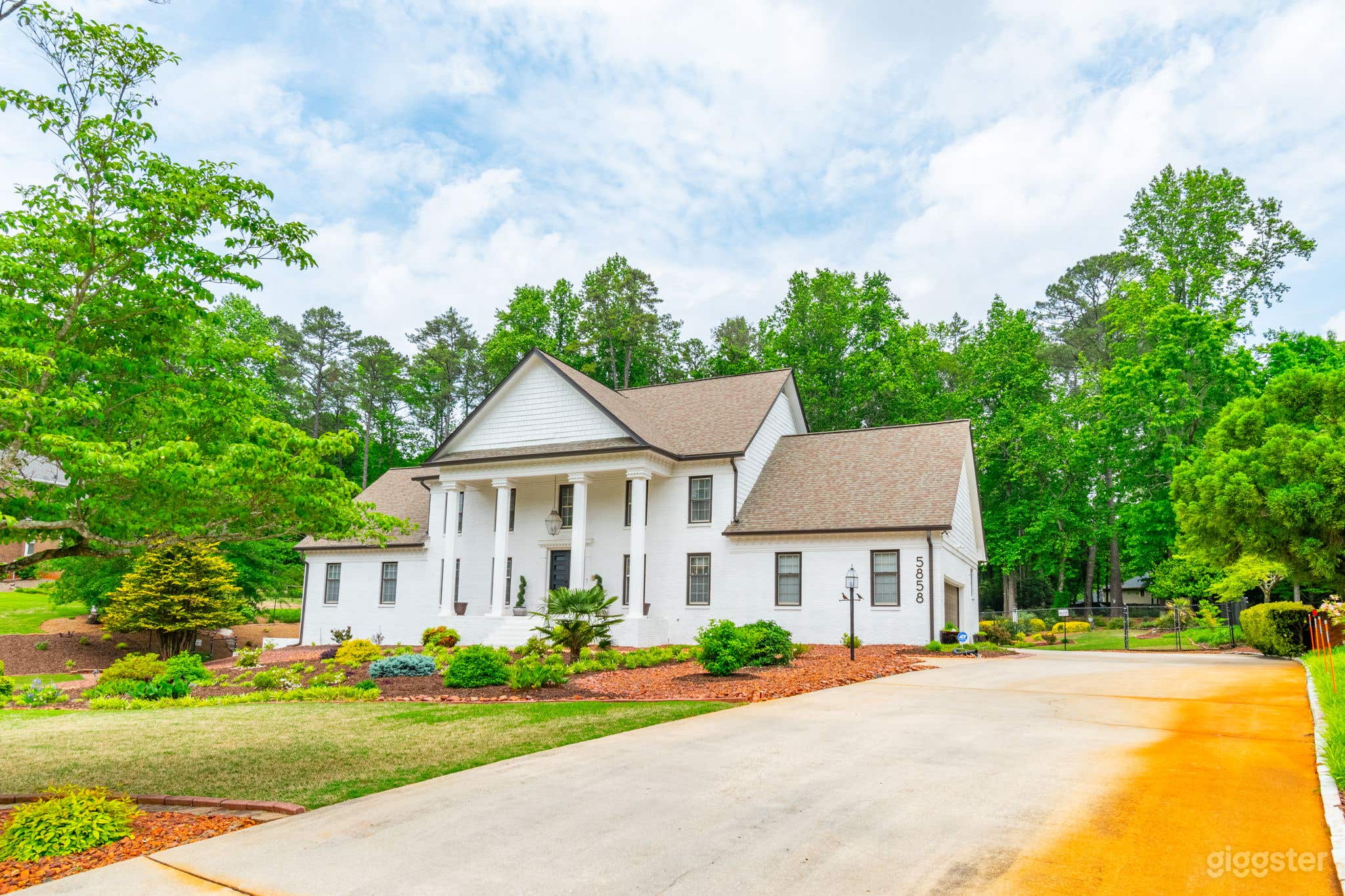 Outdoor Event-Ready Mansion with Massive Backyard Photo 4