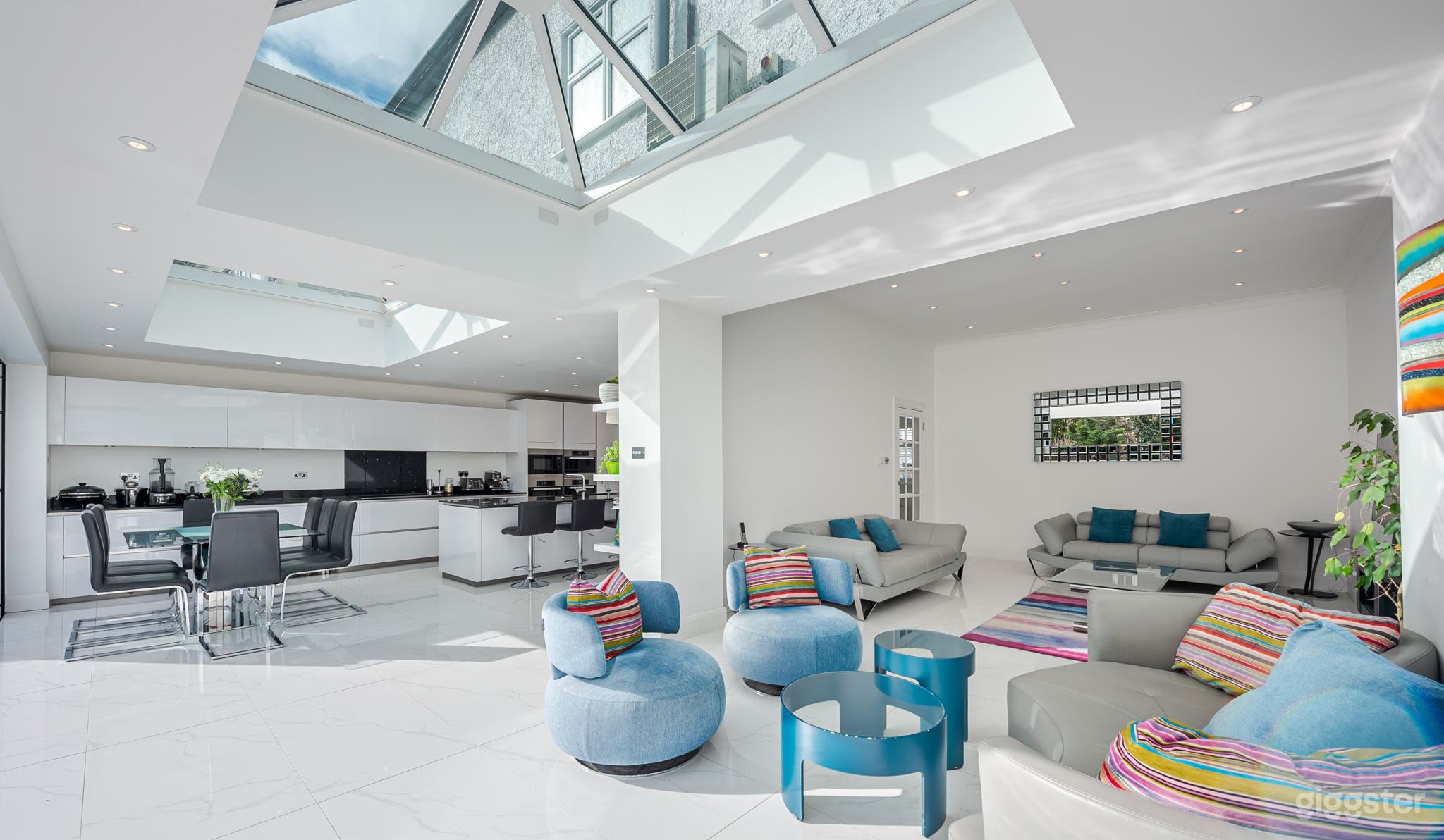 Light, Edwardian House With Modern Refurbishments Photo 2