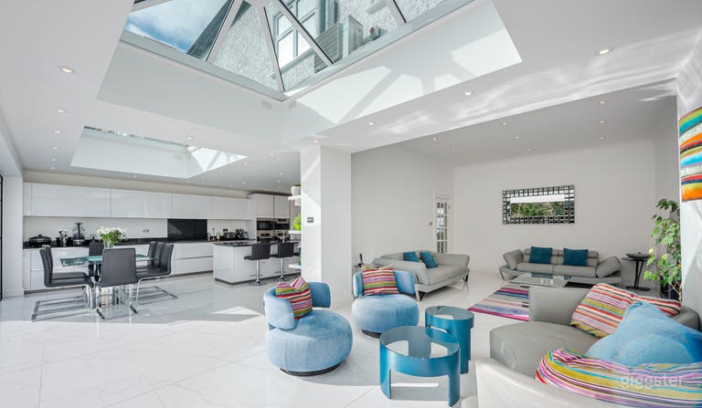  Light, Edwardian House With Modern Refurbishments 