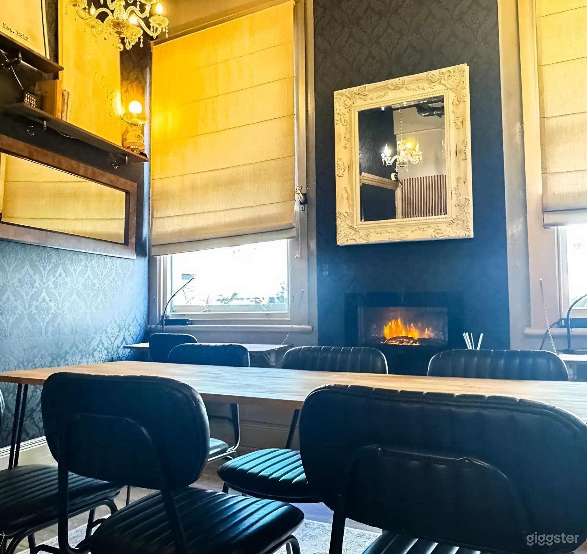 Private Meeting Space – Up to 8 Guests Photo 3