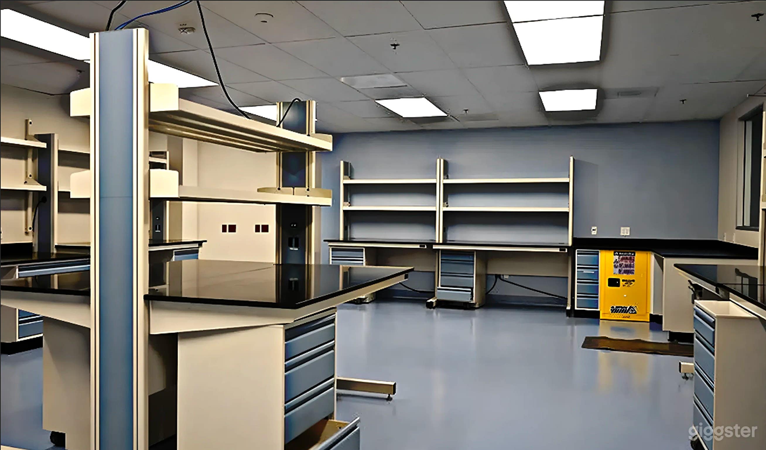 Modern Laboratory Room Available for Film, TV & Production Photo 4