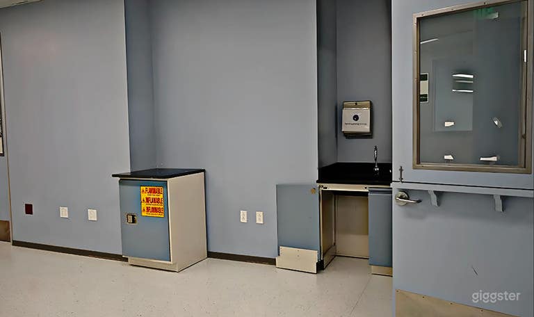  Modern Laboratory Room Available for Film, TV & Production 