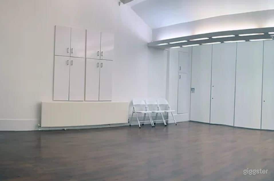 Studio Two Good for 15 Pax Photo 4