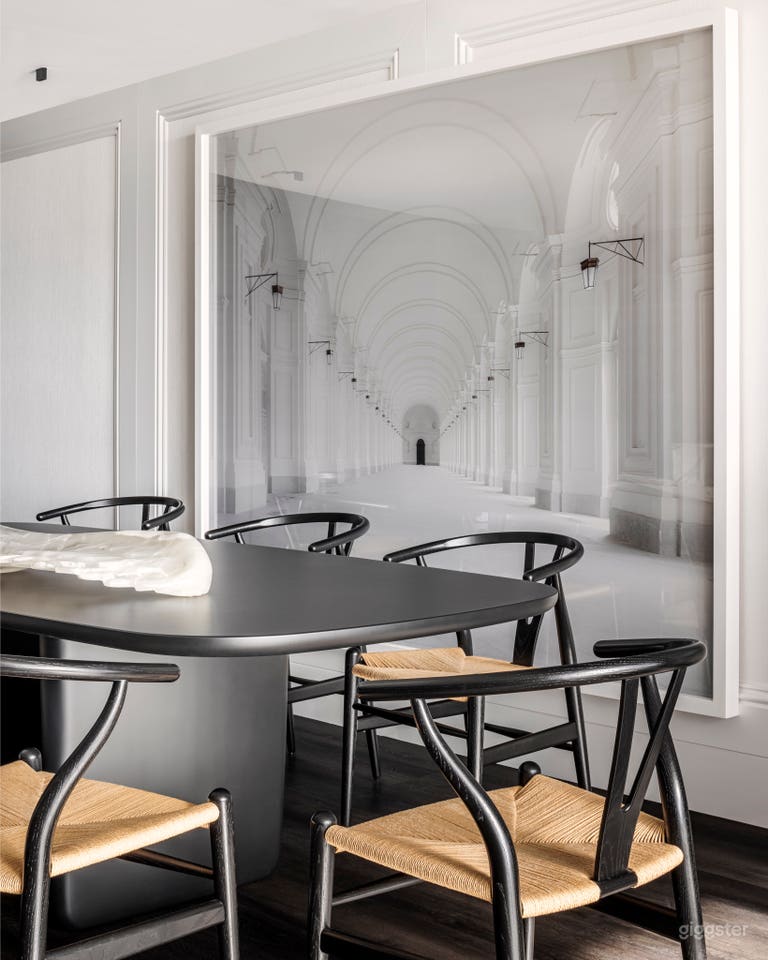  Downtown luxury designer's loft 