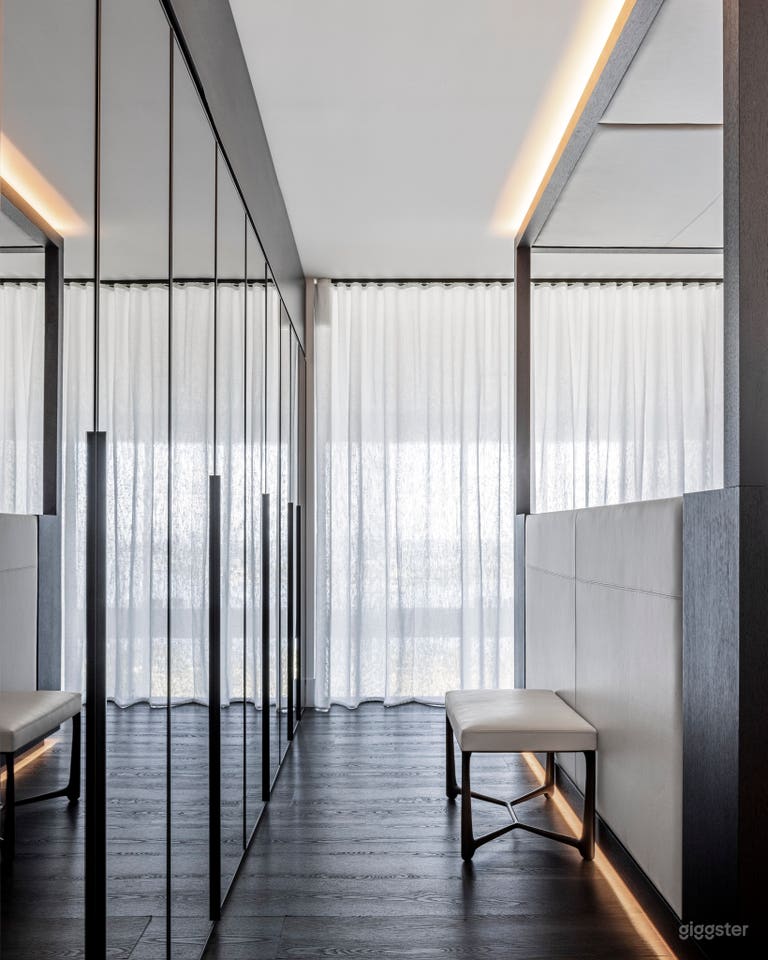  Downtown luxury designer's loft 