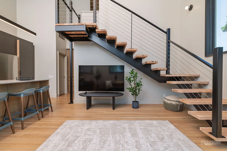  Stylish City Loft near All the Action! 