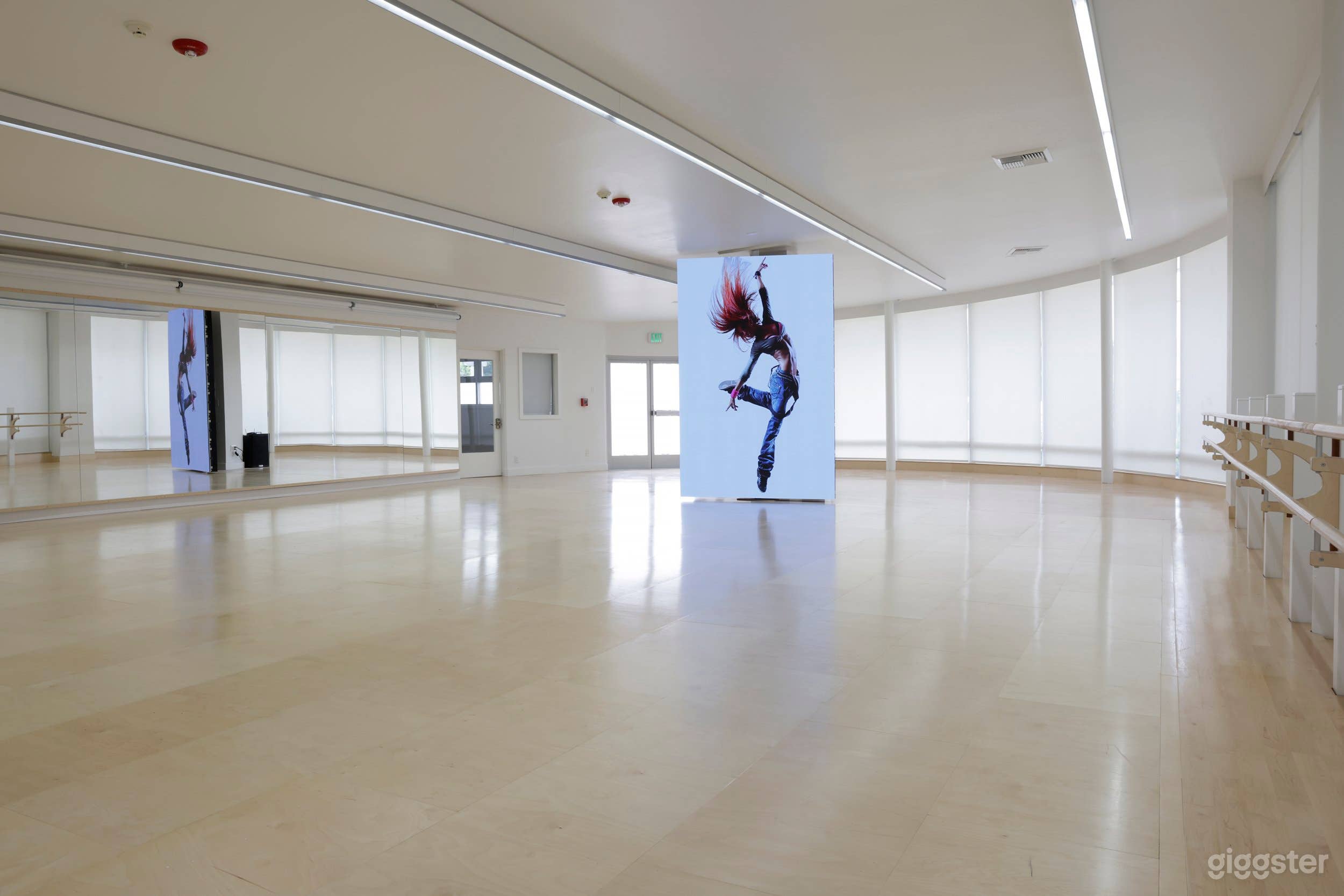 Dance Studio 1 - Maple Floor with Mirrors Photo 2