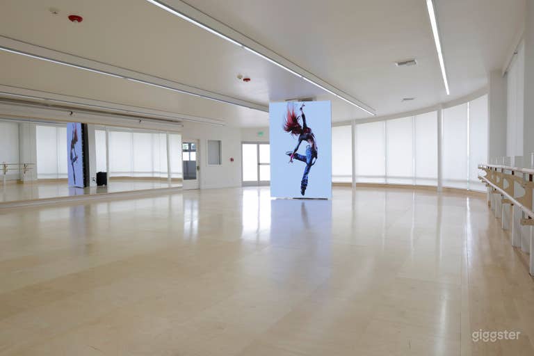  Dance Studio 1 - Maple Floor with Mirrors 