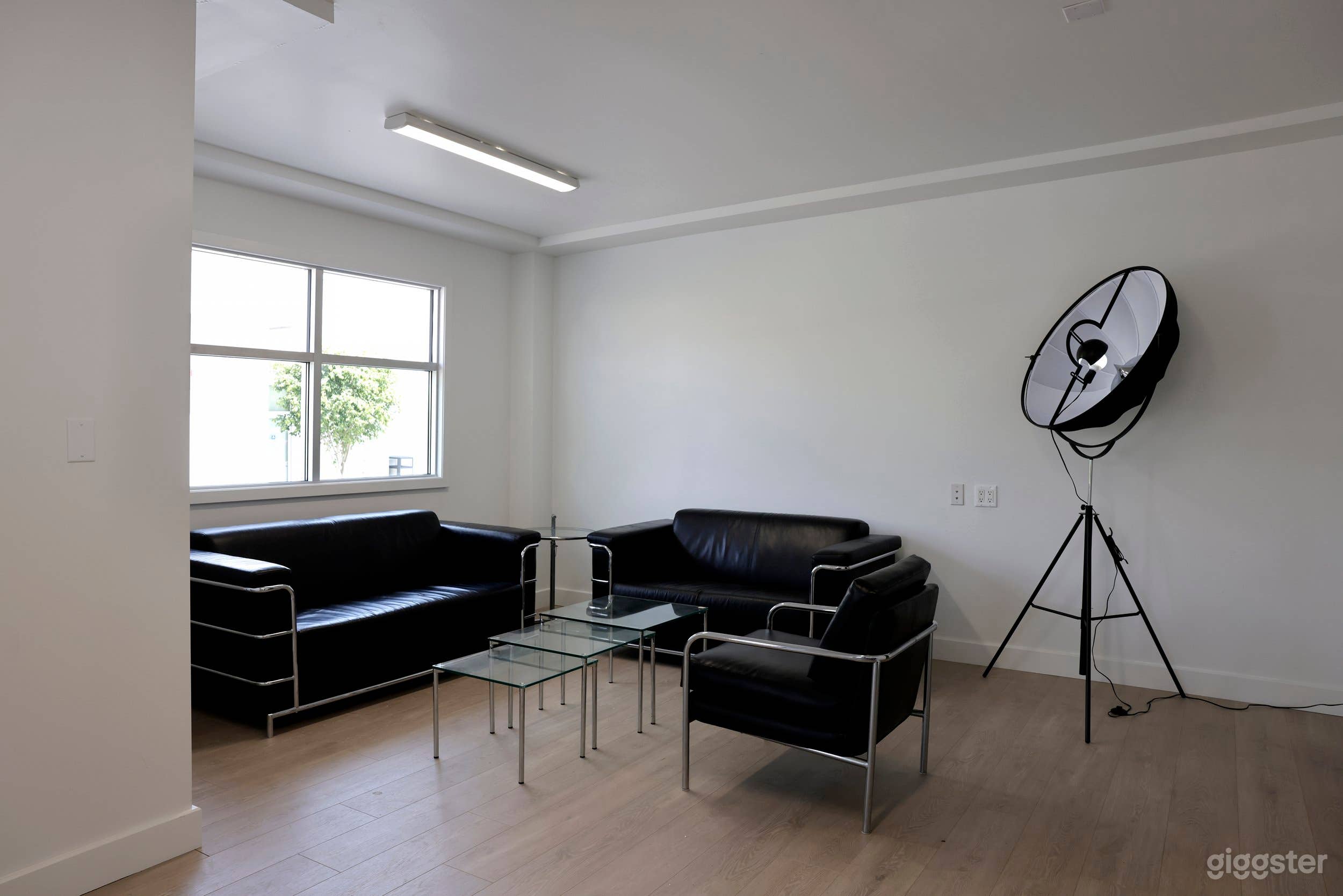 Dance Studio 1 - Maple Floor with Mirrors Photo 4