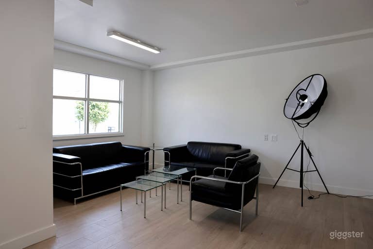  Dance Studio 1 - Maple Floor with Mirrors 